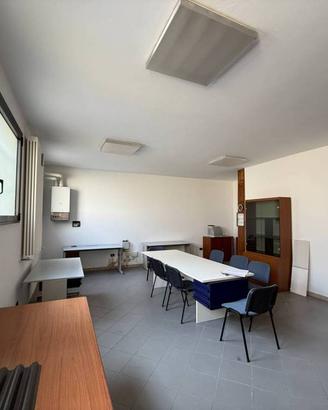 Immobile di 100 m² con 3 locali a Poggio Rusco