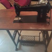 macchina da cucire Necchi 