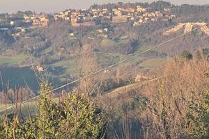 CASA INDIPENDENTE DIVISA IN TRE APPARTAMENTI
