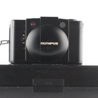 Olympus XA2 compatta analogica