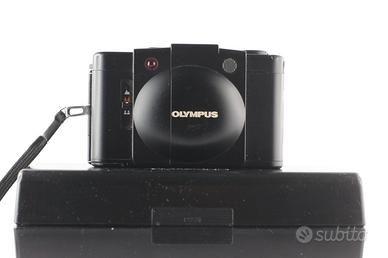 Olympus XA2 compatta analogica