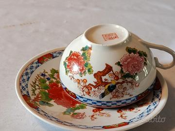 Tazzina e piattino da tè in porcellana cinese.