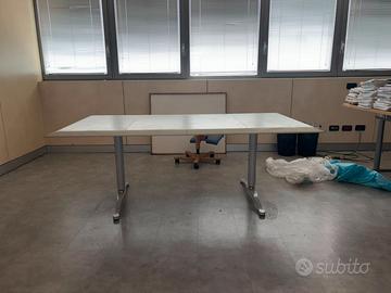 Tavolo riunioni Poltrona Frau in pelle