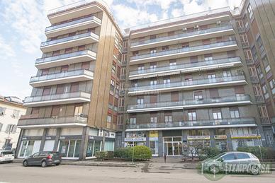 LUMINOSO QUATTRO LOCALI CON BOX IN ZONA SAN CARL