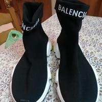 sneakers Balenciaga nere e bianche 