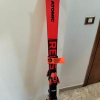 Scii , scarponi e casco 