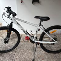 Mountain bike adatta a bambini dai 9 ai 12 anni