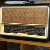 Radio a valvole Geloso con giradischi