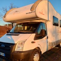 Camper mansardato con garage grande,6 posti letto