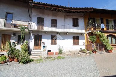 CASA SEMINDIPENDENTE A SALUSSOLA