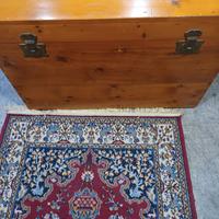 Cassone in legno massello