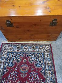 Cassone in legno massello