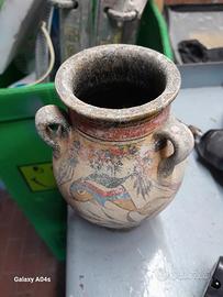 anfora vecchia in ceramica greca