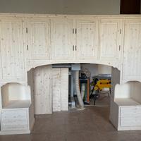 Armadio a ponte in abete massello