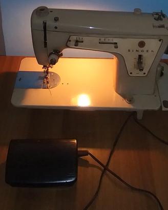MACCHINA PER CUCIRE SINGER 237 CON PEDALE