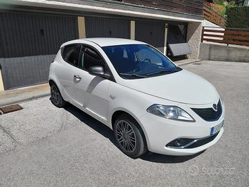LANCIA YPSILON 1.3 MTJ 95CV – 2017 – FULL OPTIONAL
