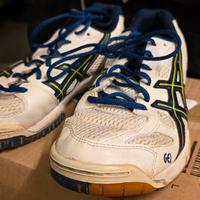 Scarpe da pallavolo marca Asics taglia 42