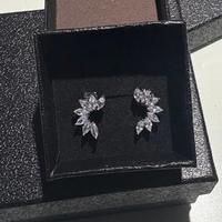 Orecchini unisex a forma di foglia