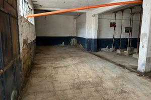 Capannone con Licenza edilizia