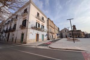 NEGOZIO A GIOIA DEL COLLE