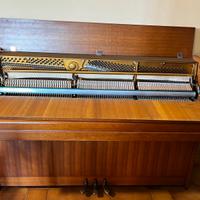 Pianoforte verticale Yamaha