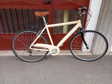 city bike 28". telaio in alluminio