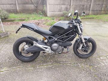 DUCATI MONSTER 696 DARK
