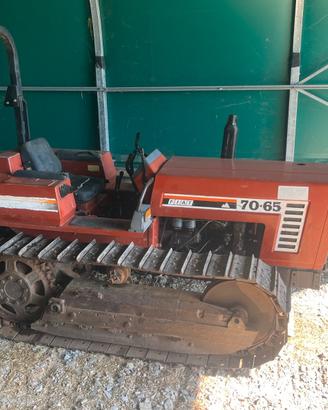 Trattore cingolato Fiat 70-65