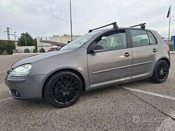 Volkswagen Golf 1.6 16V FSI 5p. Sportline