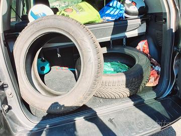 2 gomme invernali Bridgestone