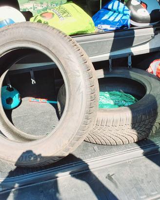 2 gomme invernali Bridgestone