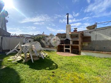 VILLA A SCHIERA A SABAUDIA