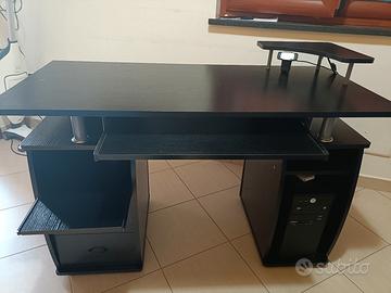 scrivania per computer 