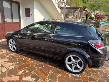 Opel Astra H GTC