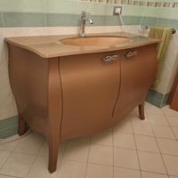 Mobile da bagno bombato