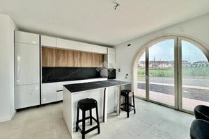 VILLA A SCHIERA D'ANGOLO A QUARRATA