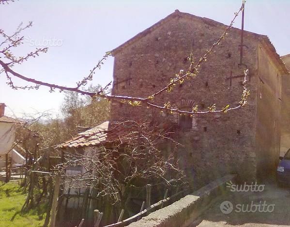 Casa da ristrutturare con giardino - Vista 2