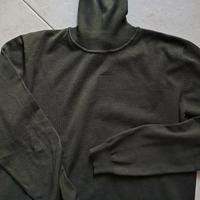 maglia verde scuro collo dolcevita