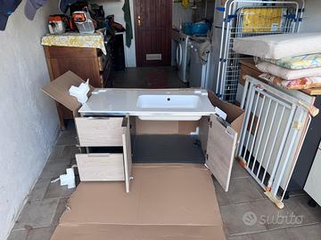Mobiletto con lavandino