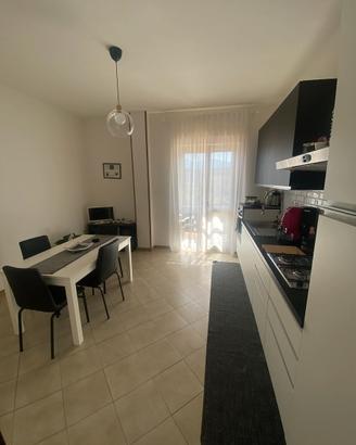 Cucina usata compresa di elettrodomestici