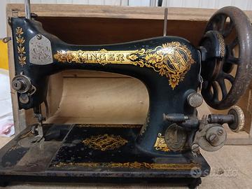 Macchina da cucire Singer antica