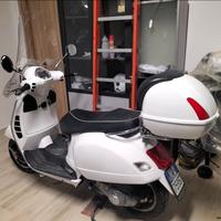 Vespa GTS 300 2011 37.000km bianca top bauletto