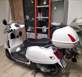 Vespa GTS 300 2011 37.000km bianca top bauletto