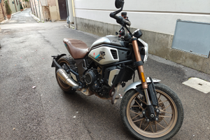 Moto CF 700 CLX
