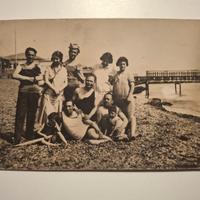 Fotocartolina - Giovani in Spiaggia (Anni '30)