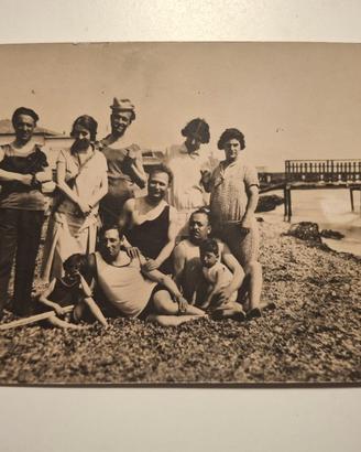 Fotocartolina - Giovani in Spiaggia (Anni '30)