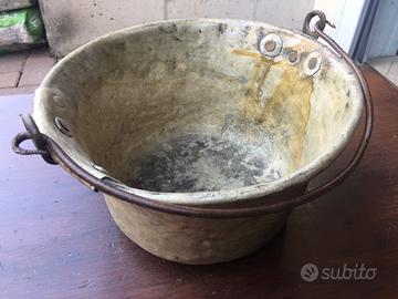 Paiolo in alluminio con manico in ferro battuto