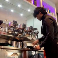 Barista, banconista, cassa, cameriere, manager