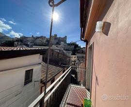 Grande e luminoso appartamento in pieno centro