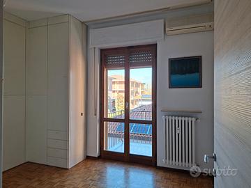 TRILOCALE con BALCONE e CANTINA